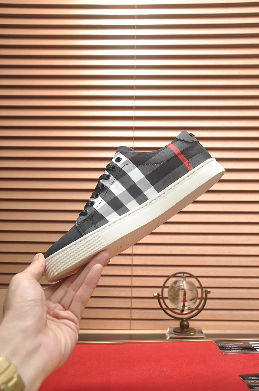Men's shoes💰480💶[Burberry] (cowhide lining) classic low-top sneakers｜Imported cowhide with classic plaid fabric｜Cow leather lining｜Original outsole｜Fine workmanship and comfortable to wear Size: 38-44 (customized at 45)